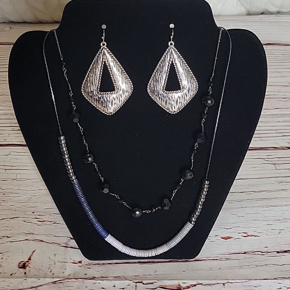 LOFT Three Piece Jewelry Bundle - Picture 2 of 9
